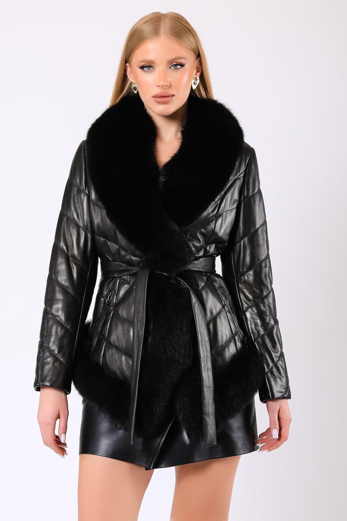 Manteau en cuir noir Victoria avec détail fourrure, LC Leather Club