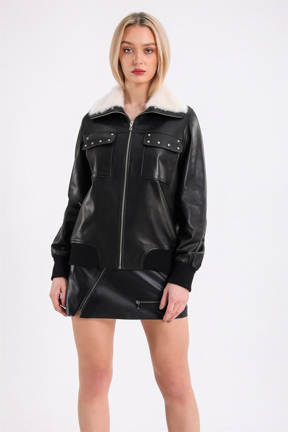Veste en cuir noir avec détails vison et broderie, LC Leather Club