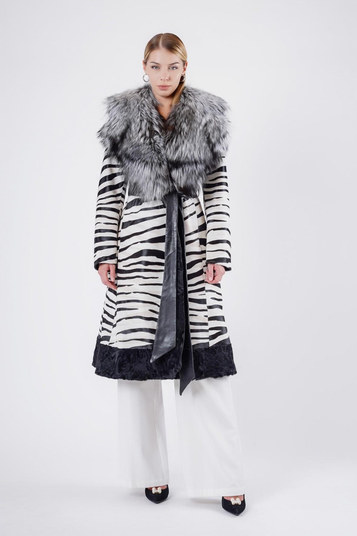 Manteau en cuir noir avec garniture en fourrure de renard blanc, LC Leather Club