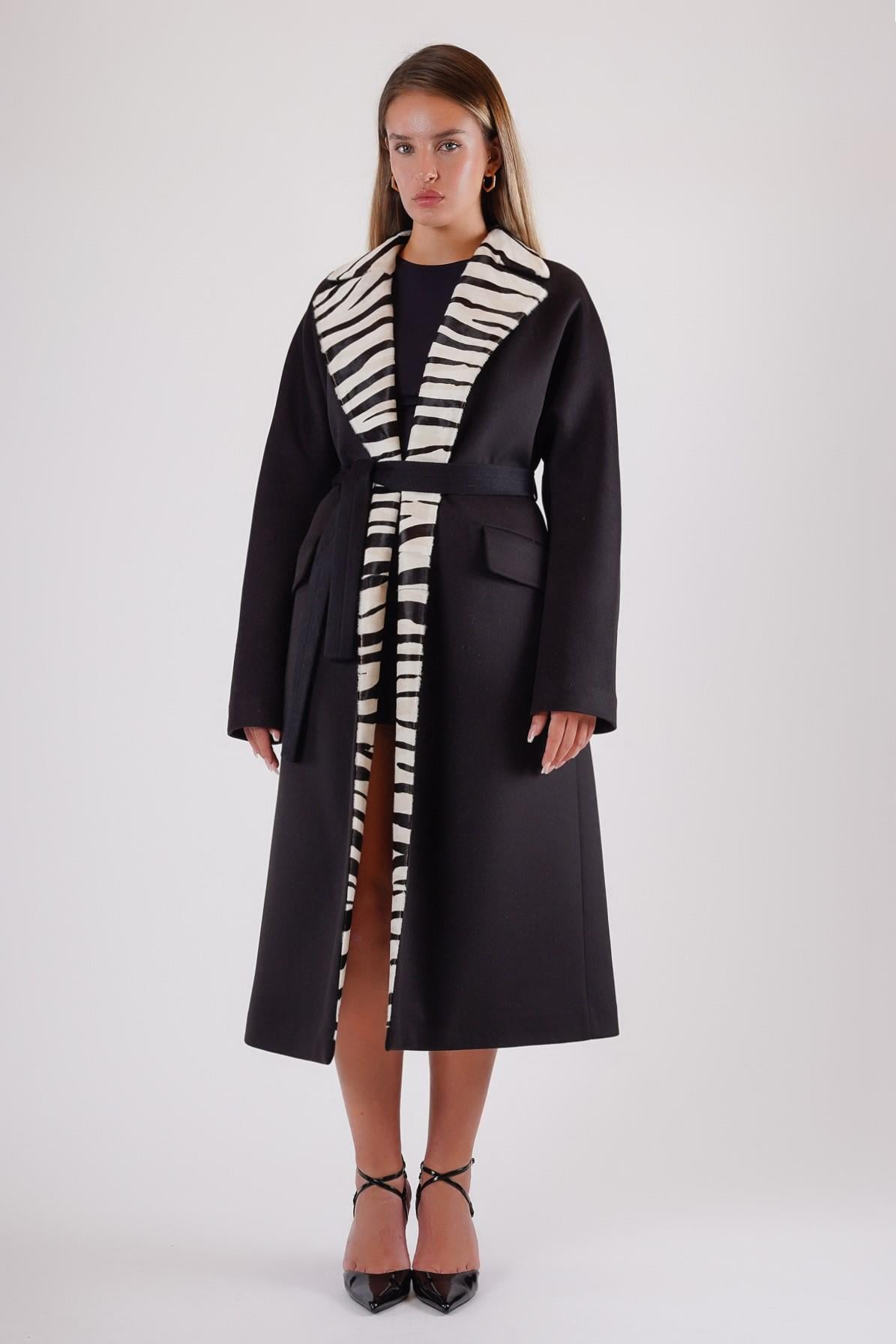 Manteau en cachemire noir avec motif cuir zébra, LC Leather Club