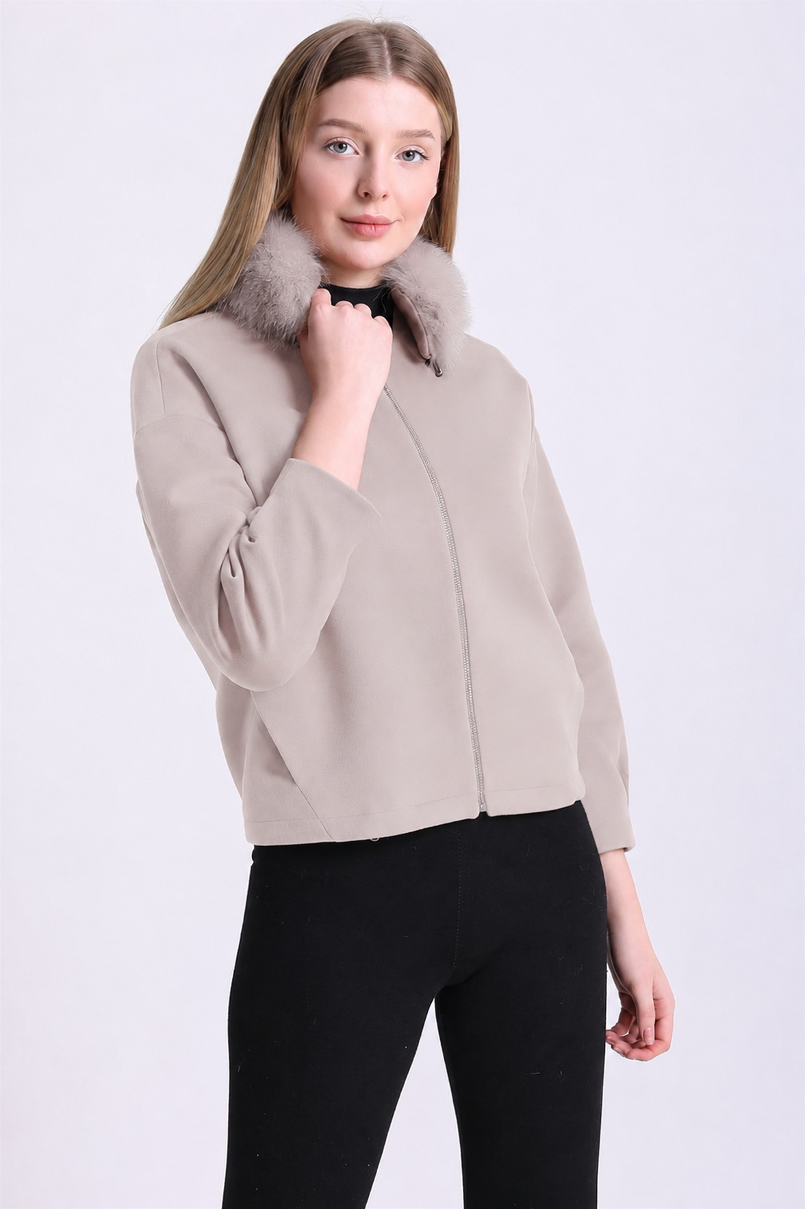 Veste en cachemire couleur pierre avec fitures en renard, LC Leather Club