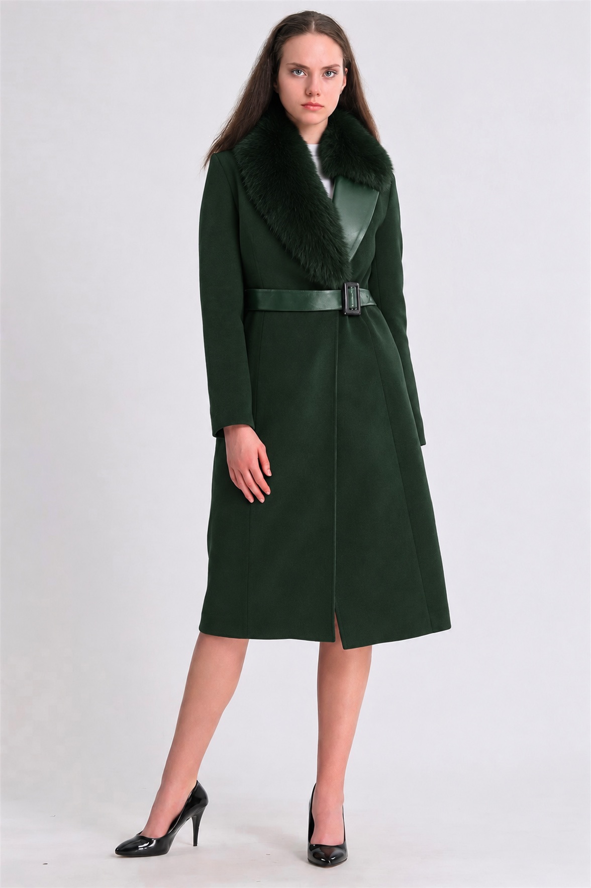 Manteau en cachemire vert avec finitions en fourrure de renard et montone, LC Leather Club