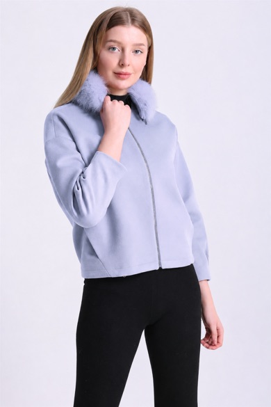 Veste en cachemire bleu clair avec fitures en renard