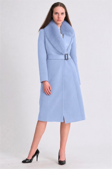 Manteau en cachemire bleu clair avec finitions en renard et peau d'agneau