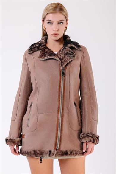 Manteau en fourrure beige