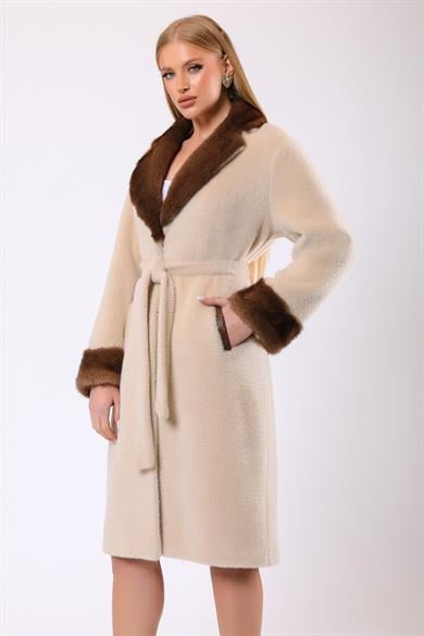 Manteau Olivia en laine beige avec garniture en fourrure