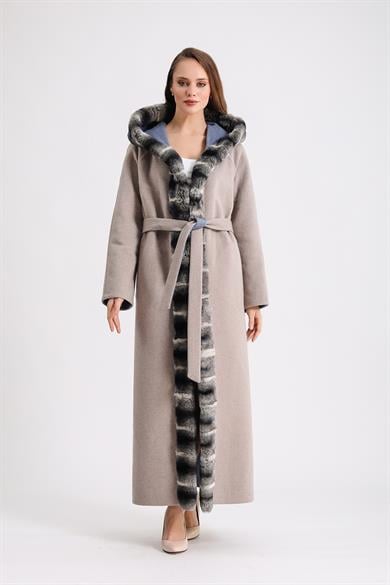 Manteau en alpaga beige avec garniture en fourrure rex