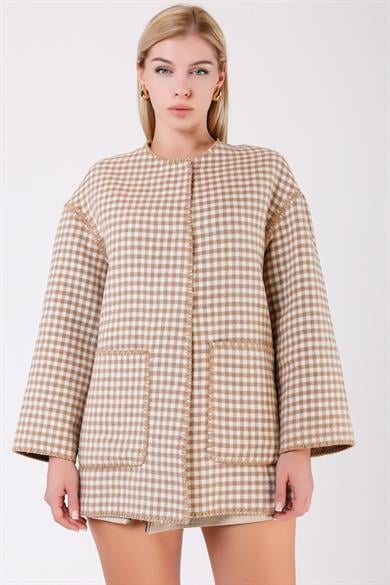 Manteau en alpaga et laine beige avec détail châle