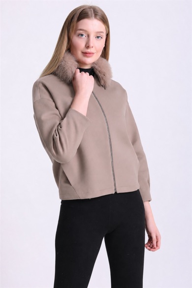 Veste en cachemire beige garnie de fourrure de renard