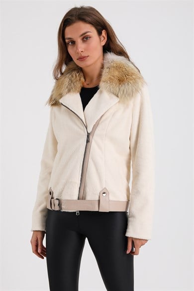 Veste en fourrure beige avec garniture en fourrure de renard