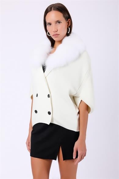 Cardigan blanc tricoté avec détail fourrure de renard
