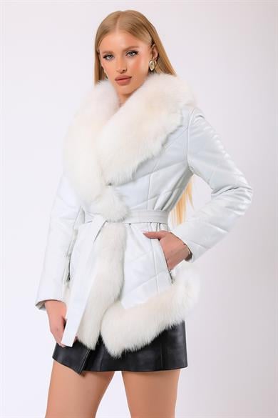 Manteau en cuir blanc Victoria avec détail fourrure