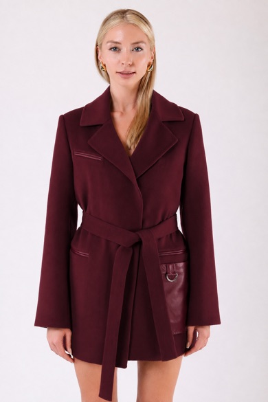 Manteau en cachemire bordeaux avec fitures en cuir