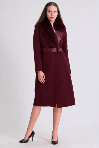 Manteau en cachemire bordeaux avec finitions en renard et peau d'agneau