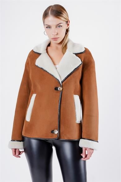 Manteau en fourrure et daim camel et brun