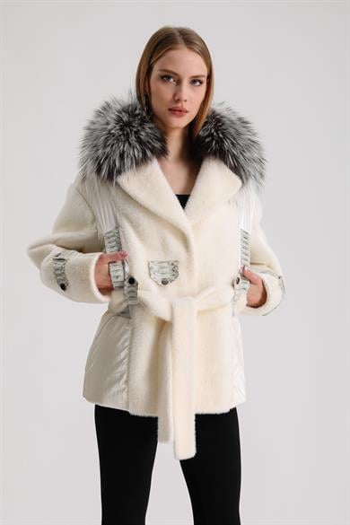 Manteau en laine écru avec garnitures en fourrure de renard Arjante et cuir python