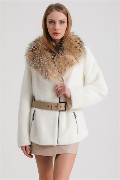 Manteau en laine écru avec garniture de renard et cuir