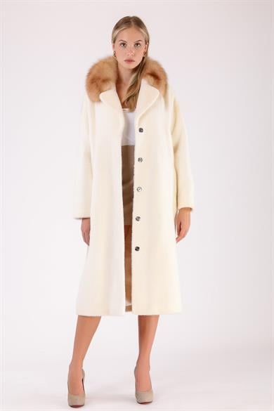 Manteau en laine écru avec garniture de fourrure