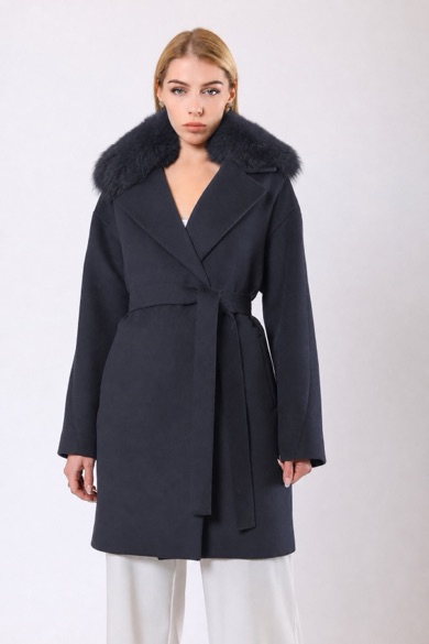 Manteau en cachemire Miranda gris avec finitions en fourrure