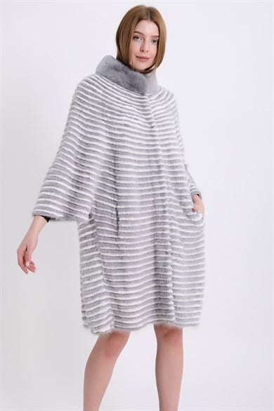 Manteau gris avec détails en vison