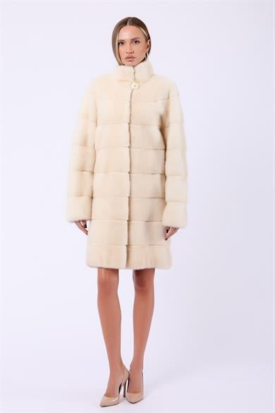 Manteau en fourrure de vison blanc nacré