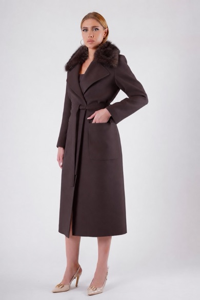 Manteau en cachemire brun avec garniture fourrure