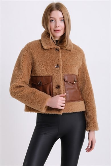 Veste en laine marron avec garniture peau d'agneau