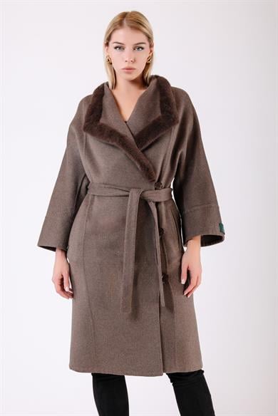 Manteau en alpaga marron avec garniture vison