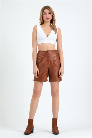 Short en cuir marron coupe régulière