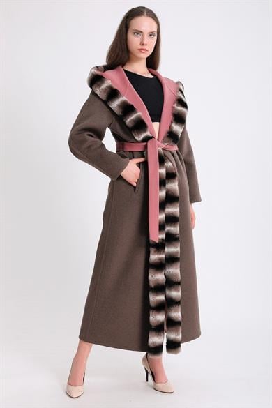 Manteau en alpaga brun avec garniture de fourrure rex