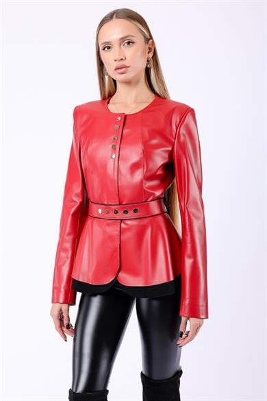 Veste en cuir rouge avec détail ceinture
