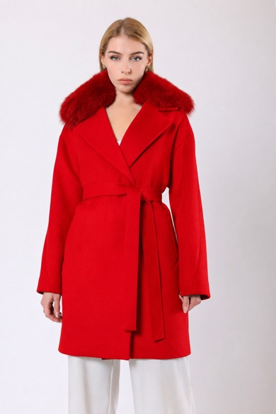Manteau en cachemire Miranda rouge avec finiture en fourrure