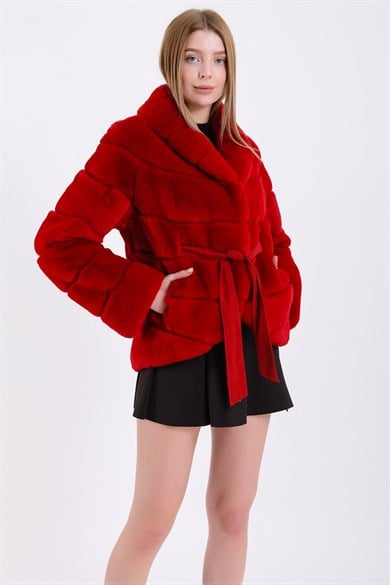 Manteau en rex rouge