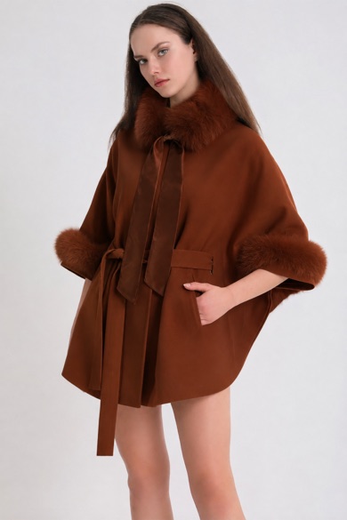 Veste en cachemire brun-roux avec finiture en renard