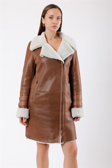 Manteau en cuir doublé de fourrure marron foncé