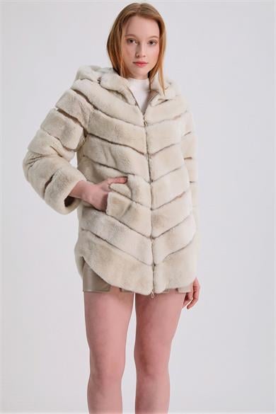 Manteau en fourrure rex couleur crème avec capuche