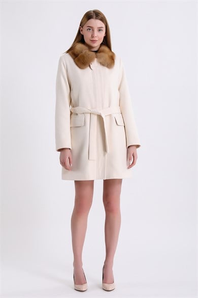 Manteau en cachemire crème avec détails en zibeline