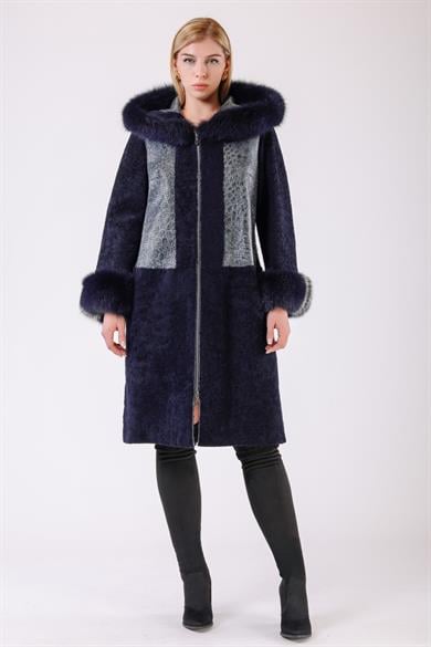 Manteau en fourrure bleu marine avec garniture renard