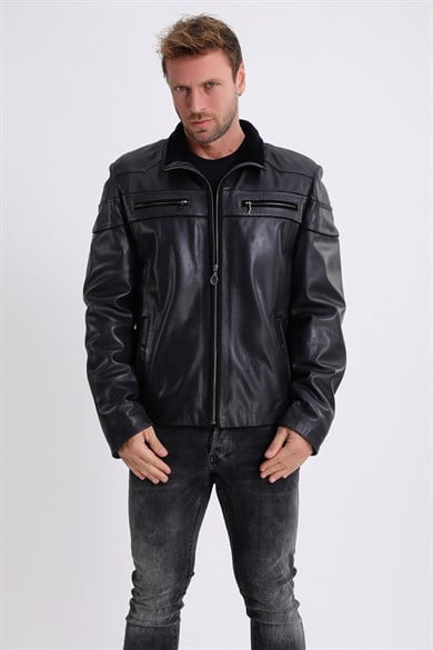 Manteau en cuir bleu marine doublé en fourrure