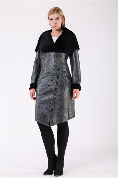 Manteau en fourrure bleu marine