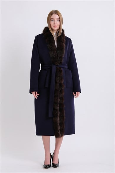 Manteau en cachemire bleu marine réversible avec détails en fourrure de zibeline
