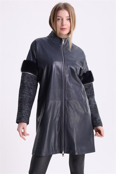 Manteau en cuir bleu marine garni de fourrure de vison