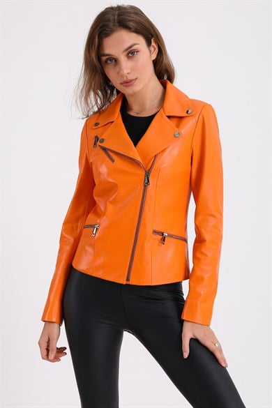 Veste en peau d'agneau couleur mandarine