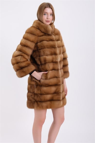 Manteau en fourrure de zibeline marron clair naturel