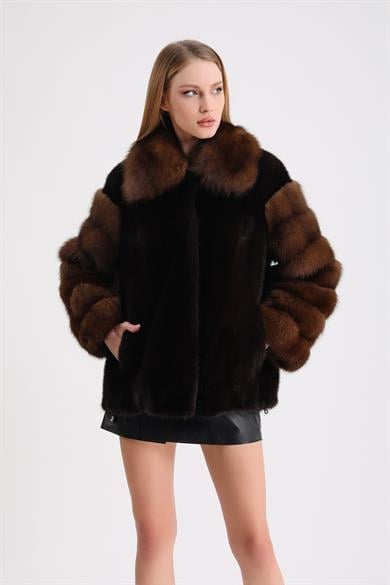 Manteau en vison avec garniture de zibeline noire naturelle