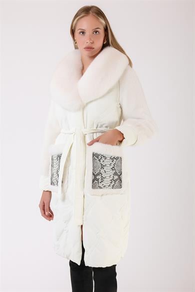 Manteau matelassé blanc optique avec garniture de fourrure de renard