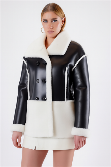 Manteau en cuir noir et blanc doublé de fourrure
