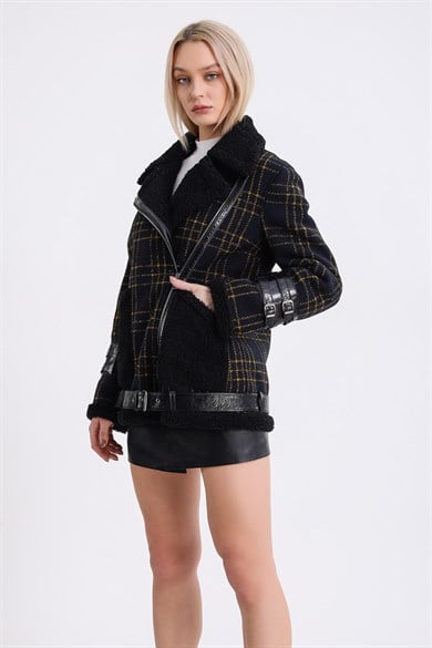 Veste carreaux en laine d'agneau noire avec garniture en cuir