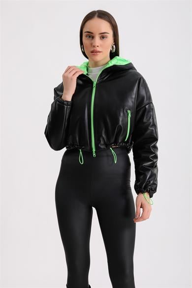 Veste en cuir noir style bomber avec détail pistache