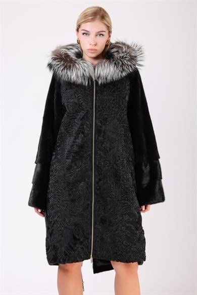Manteau en fourrure de vison avec détail fourrure de renard noir